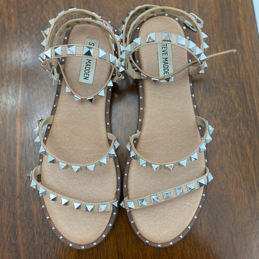 Steve Madden Travel Tan Sandal Size 8